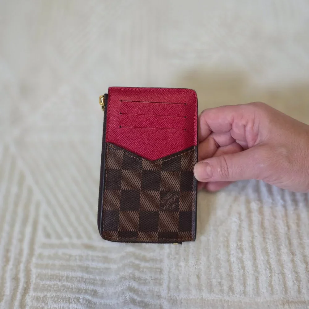 Louis Vuitton Card & Coin Holder with key chain - Picture 2 of 13